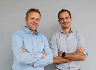 Bayern Kapital beteiligt sich erstmals an Twogee Biotech Twogee Biotech entwickelt Rohstoffe zweiter Generation Die Gründer von Twogee Biotech: Helge Jochens (links) und Frank Wallrapp (rechs). Bilddownload hier. Copyright: Twogee Biotech GmbH