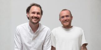 Schluss mit Zettelwirtschaft im Außendienst? VoiceLine für Außendienst und Frontline Teams copyright Voiceline