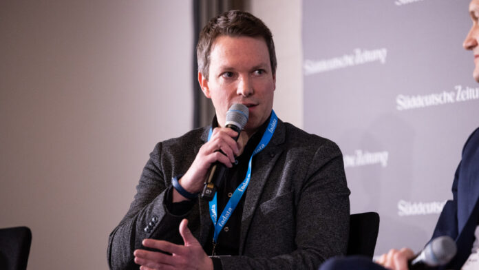 LoyJoy KI Conversational AI für Unternehmen ulf lötschert loyjoy