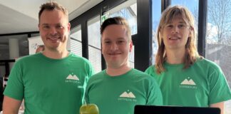 Wem gehören unsere privatesten Erinnerungen im digitalen Zeitalter wirklich? zeitkapsl schützt Kinderfotos mit Datenschutz Teambild