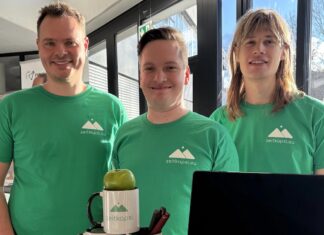 Wem gehören unsere privatesten Erinnerungen im digitalen Zeitalter wirklich? zeitkapsl schützt Kinderfotos mit Datenschutz Teambild