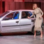 30 März 2026: Startups und Innovation in Die Höhle der Löwen Investorin Janna Ensthaler unterzieht den Nothammer im Kartenformat von „Easy Exit Card“ direkt dem Praxistest. Bildcredits/Fotograf: RTL / Bernd-Michael Maurer