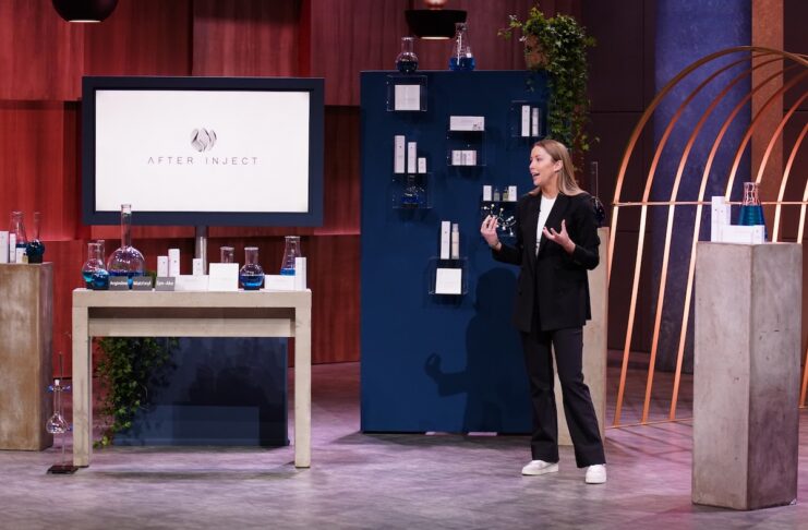 After Inject Anti Aging Hautpflege Routine Effekt Laura Valentin präsentiert mit „After Inject“ Hautpflege mit naürlichem Botox-Effekt. Sie erhofft sich ein Investment von 200.000 Euro für 10 Prozent der Firmenanteile. Bildcredits/ Fotograf: RTL / Stefan Gregorowius