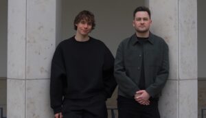 Warum greifen wir ständig zum Smartphone obwohl wir es eigentlich gar nicht wollen?