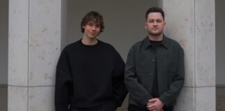 Warum greifen wir ständig zum Smartphone obwohl wir es eigentlich gar nicht wollen? Amba hilft bewusste Smartphone Nutzung zu lernen Teambild Bastian Fischer und Yves Maurice Clever