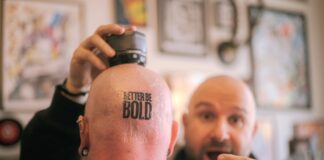260 Glatzköpfe, 40 Tattoos und eine klare Botschaft BOLD INK DAY zeigt Selbstbewusstsein mit Glatze