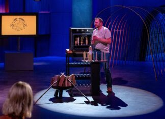 Geht Stockbrot auch ganz ohne Lagerfeuer? Brot-Stöcki Stockbrot Backofen einfache Zubereitung Beim Battle präsentiert Christian Nowak mit „Brot Stöcki“ Stockbrot ohne Feuer. Bildcredits/Fotograf: RTL / Bernd-Michael Maurer