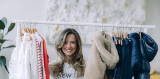 Warum kaufen wir immer noch neu obwohl die bessere Alternative längst da ist? Neworn Secondhand Kinderkleidung einfach nutzen Caroline SChober Neworn Credits_LaurenzVavrovsky