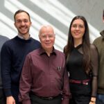 Warum verschwinden Schmerzen oft nicht obwohl man alles ausprobiert hat? Bild: Eversion Gruenderteam v.l.n.r. Lucas Heitele Timon Sutter Wolfgang Triebstein Julia Zimmermann Maximilian Starkmann Bildcredits : EVERSION Technologies GmbH