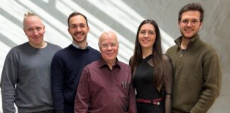 Warum verschwinden Schmerzen oft nicht obwohl man alles ausprobiert hat? Bild: Eversion Gruenderteam v.l.n.r. Lucas Heitele Timon Sutter Wolfgang Triebstein Julia Zimmermann Maximilian Starkmann Bildcredits : EVERSION Technologies GmbH