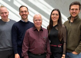 Warum verschwinden Schmerzen oft nicht obwohl man alles ausprobiert hat? Bild: Eversion Gruenderteam v.l.n.r. Lucas Heitele Timon Sutter Wolfgang Triebstein Julia Zimmermann Maximilian Starkmann Bildcredits : EVERSION Technologies GmbH