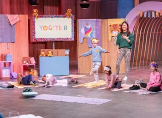 Warum entdecken immer mehr Kinder Yoga für sich? YOGITIER Yogamatten Kinderyoga für Kinder entdecken Bild: Fei Schäfer präsentiert mit YOGITIER Kinderyogamatten in Tierform. Sie erhofft sich ein Investment von 100.000 Euro für 10 Prozent der Firmenanteile. Bildcredits/ Fotograf RTL / Bernd-Michael Maurer