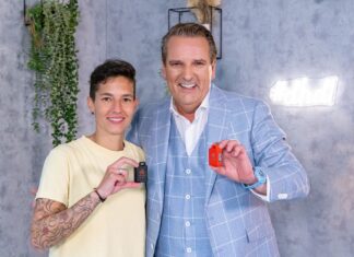 Kleine Box, große Hilfe Erste Hilfe leicht gemacht mit Heartbeat Revivel bei Reanimation Bild Heartbeat Revival v. l. Nicole Oudes, Ralf Dümmel Bildcredit/Fotograf: RTL Bernd Michael Maurer