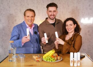 Goodbye Laufmaschen Strumpfhosen schützen mit NYLAM vor Laufmaschen Nylam v.l.Ralf Dümmel,Mergim Klimenta,Arta Klimenta Bildcredit/Fotograf: RTL Stefan Gregorowius