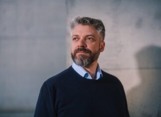 Was passiert mit all dem Wissen, wenn plötzlich niemand mehr da ist? wingmaite Wissen in Unternehmen sichern Oliver Diekmann wingmaite ceo Bildrechte Viktor Strasse