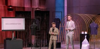 Warum bleibt dein Parfum nie so lange, wie du es willst? SCHARFENSTEIN Duft-T-Shirts Mikroverkapselung Kai Sven Brehmer-Scharfenstein (l.) und Tim Scharfenstein präsentieren mit „SCHARFENSTEIN“ Textilien mit einzigartiger Mikroverkapselung die Duft speichern und freisetzen. Sie erhoffen sich ein Investment von 100.000 Euro für 25 Prozent der Firmenanteile. Bildrechte/Fotograf RTL / Bernd-Michael Maurer