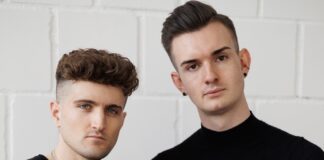 Longevity neu gedacht nach Die Höhle der Löwen von SCHARFENSTEIN Gesundheit neu gedacht nach Die Höhle der Löwen Tim Scharfenstein und Kai Brehmer-Scharfenstein setzen mit SCHARFENSTEIN Longevity auf wissenschaftlich fundierte Prävention und gesundes Altern. © Scharfenstein Longevity