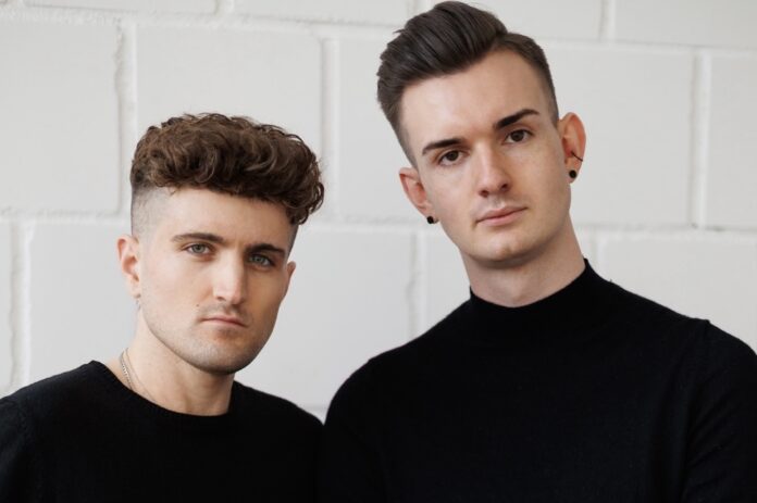 Gesundheit neu gedacht nach Die Höhle der Löwen Tim Scharfenstein und Kai Brehmer-Scharfenstein setzen mit SCHARFENSTEIN Longevity auf wissenschaftlich fundierte Prävention und gesundes Altern. © Scharfenstein Longevity