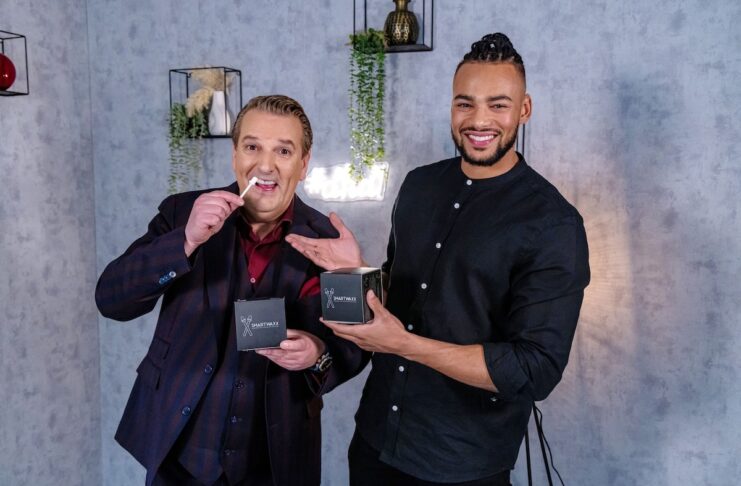Haarentfernung mit SMARTWAXX für Nasen und Ohrenhaare Bild: Smartwaxx v.l.Ralf Dümmel,Samuel Kirchberger Credit RTL Bernd-Michael Maurer