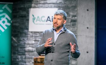 Warum entscheidet sich genau hier die Zukunft unserer Ernährung? Bild Agai Bodenpapst 2 Minuten 2 Millionen Bildcrechte/Fotograf: Puls 4 Gerry Frank