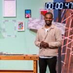 Warum hatte bisher niemand diese einfache Lösung im Werkzeugkoffer? klemab Klebemassband für Handwerk Höhle der Löwen Vick de Froz Jorge Manuel präsentiert das Klebemaßband „Klemab“. Er erhofft sich ein Investment von 50.000 Euro für 20 Prozent der Firmenanteile. Bildcredits/Fotograf: RTL / Bernd-Michael Maurer