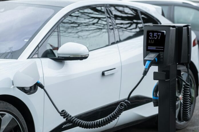 Elektromobilität und Ladeinfrastruktur als Erfolgsfaktoren Bildcredits pexels photo-34800675