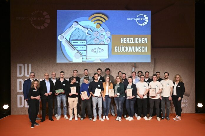 start2grow Start-ups Wettbewerb Finale in Dortmund Bild Der Gründungswettbewerb start2grow der Wirtschaftsförderung zeichnete zehn Start-ups für ihre innovativen Geschäftsideen aus. ©  Wirtschaftsförderung Dortmund / Andreas Buck