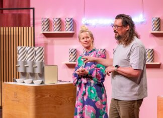 Was passiert, wenn man Nusscreme einfach frisch presst? supernutural Nusscreme bei Höhle der Löwen Pitch Amelie und Timo Sperber präsentieren den Nutbooster von „supernutural“. Sie erhoffen sich ein Investment von 500.000 Euro für 6,25 Prozent der Firmenanteile. Bildcredits/Fotograf: RTL / Bernd-Michael Maurer