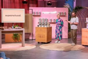 Noch bevor die Löwen sitzen, klebt alles