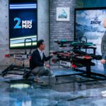 Warum transportieren wir unsere Ski eigentlich noch immer so umständlich? znow-motion Skiträger Adapter Fahrradträger 2 Minuten 2 Millionen 2 Minuten 2 Millionen Bildcredits/Fotograf: PULS 4/ Gerry Frank