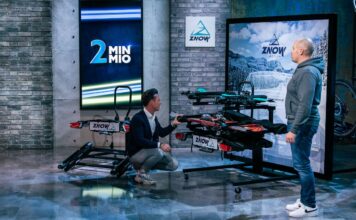 Warum transportieren wir unsere Ski eigentlich noch immer so umständlich? znow-motion Skiträger Adapter Fahrradträger 2 Minuten 2 Millionen 2 Minuten 2 Millionen Bildcredits/Fotograf: PULS 4/ Gerry Frank