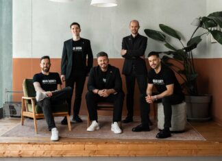 Bug Bounty Switzerland Finanzierung: 12 Millionen für globale Expansion Bug Bounty Switzerland Finanzierung 12 Millionen Franken Bildunterschrift: (v.l.n.r.) Stefan Velikov, Lukas Heppler (Co-Founder), Sandro Nafzger (Co-Founder), Florian Badertscher (Co-Founder), Lino Simoni