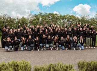 Wie kann etwas so Komplexes auf einmal so einfach sein? Cargoboard Transporte Spedition Europa digital Cargoboard Teamfoto (c) Cargoboard