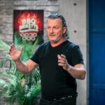 Wie kann ein Abfallprodukt zum Gamechanger werden? Coco Charlie Grillkohle Kokosbriketts nachhaltig Charlie Ebster Coco Charly 2 Minuten 2 Millionen Bildcredits PULS 4 Fotograf Gerry Frank