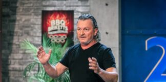 Wie kann ein Abfallprodukt zum Gamechanger werden? Coco Charlie Grillkohle Kokosbriketts nachhaltig Charlie Ebster Coco Charly 2 Minuten 2 Millionen Bildcredits PULS 4 Fotograf Gerry Frank