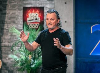 Wie kann ein Abfallprodukt zum Gamechanger werden? Coco Charlie Grillkohle Kokosbriketts nachhaltig Charlie Ebster Coco Charly 2 Minuten 2 Millionen Bildcredits PULS 4 Fotograf Gerry Frank