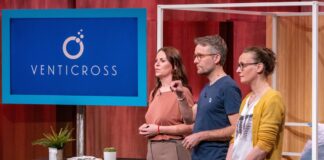 Kann ein kleines Detail wirklich unseren Alltag spürbar verändern? VENTICROSS Nasendilatator Nasenatmung im Fokus Heidi Depner (l.), Ignasi und Carolin Selga präsentieren den unsichtbaren Nasendilatator „VENTICROSS“. Sie erhoffen sich ein Investment von 50.000 Euro für 15 Prozent der Firmenanteile. Bildcredits/Fotograf: RTL / Bernd-Michael Maurer