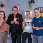 Fast unsichtbar, spürbar freier Nasenatmung verbessern mit VENTICROSS Nasenspreizer Bild:VentiCross v.l.Carolin Abraham,Ralf Dümmel, Heidi Depner, Ignasi Selga Bildcredits/Fotograf: RTL Bernd-Michael Maurer