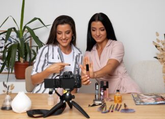 So gelingt der Einstieg auf YouTube im Jahr 2026 YouTube 2026 im Überblick: Strategien, Trends und Geschäftsmodelle für Gründer und Startups auf der Plattform.