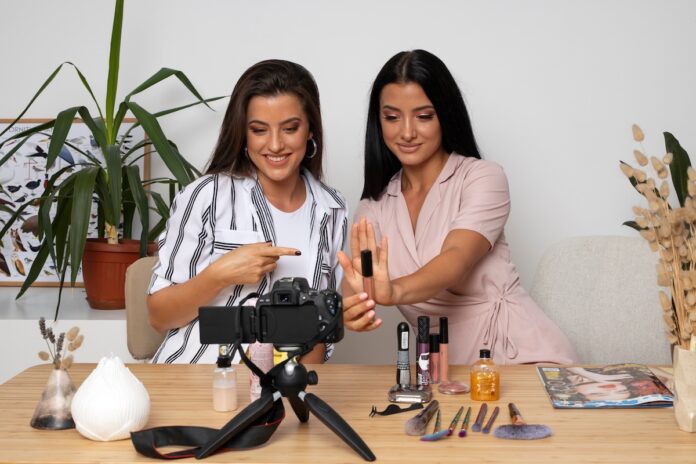 YouTube 2026 im Überblick: Strategien, Trends und Geschäftsmodelle für Gründer und Startups auf der Plattform.