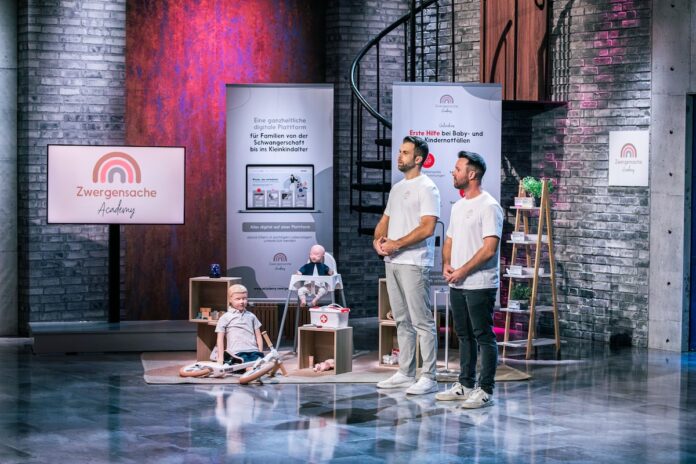 Zwergensache Academy Eltern Sicherheit Erste Hilfe Wissen Bild: Zwergensache Academy 2 Minuten 2 Millionen Pitch Copyright/Fotograf PULS 4/ Gerry Frank