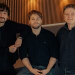 Telefoniert hier schon die nächste Generation im Hintergrund? malma.ai Telefonie KI automatisierte Kommunikation Marco Jülke, Leonhard Pöppel und Anton Kirchner Bildcredits malmachen GbR @malmachen GbR
