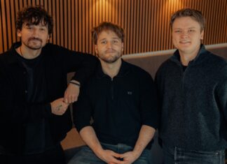 Telefoniert hier schon die nächste Generation im Hintergrund? malma.ai Telefonie KI automatisierte Kommunikation Marco Jülke, Leonhard Pöppel und Anton Kirchner Bildcredits malmachen GbR @malmachen GbR