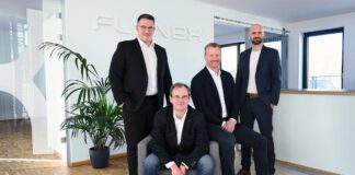 Wie trifft man bessere Entscheidungen, wenn plötzlich alle Daten da sind? FlyNex Drohnen Infrastruktur Plattform Analyse Bild: von links nach rechts: Christian Caballero, Holger Dirksen, Andreas Dunsch und Michael Petrosjan. Bildrechte: © FlyNex GmbH