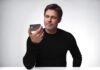 Brad Pitt wird Markenbotschafter von Trade Republic Brad Pitt startet Kampagne mit Trade Republic Brad Pitt mit karte