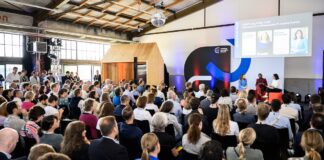 Hamburg Innovation Summit Programm: Wie Hamburg seine Innovationsstrategie schärfen will Der Hamburg Innovation Summit 2026 bringt Startups, Forschung und Unternehmen zu KI, Quantencomputing und Innovation zusammen.