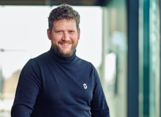 Was verrät ein Hoodie heute über die Stärke einer Marke? Sunday: Merchandise für Marken und Communitys Niels Vandecasteele