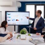 Pitch Deck 2026: Inhalte, Struktur und Investor Readiness Pitch Deck 2026: Welche Inhalte Investoren 2026 erwarten und warum Profitabilität, KI-Moat und Unit Economics entscheidend sind.