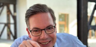 Mehr Mut im Verkauf zahlt sich aus Nein im Verkauf: Wie Verkäufer Kunden überzeugen oliver Schumacher Verkaufstrainer