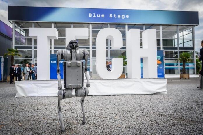 TECH 2026 in Heilbronn bringt KI-Experten, Politik und Industrie zusammen – mit Cem Özdemir, Raumfahrttechnik und KI-Analysen.
